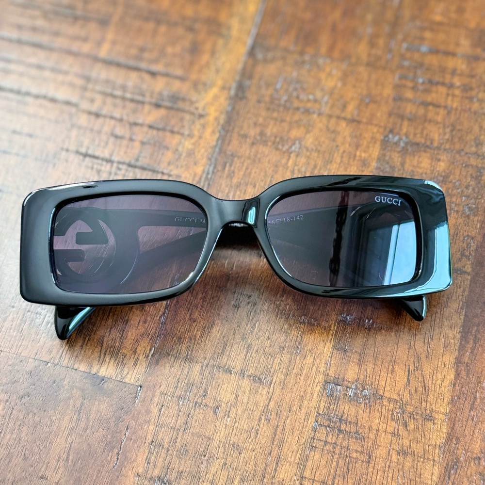 GUCCI Black Sunglass - Picture 2 of 9